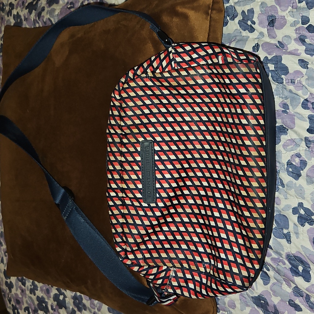 Tommy Hilfiger Jillian II Crossbody Bag